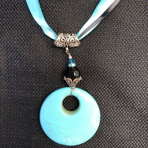 Ribbon/pendant necklace